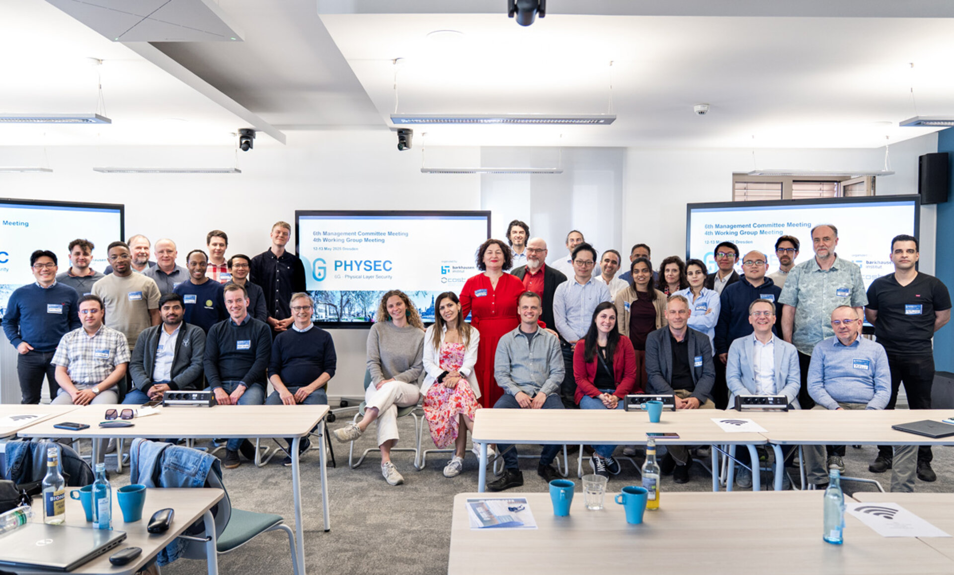 This is a group photo. It shows the participants of the “6th Management Committee Meeting” and “4th Working Group Meeting”.