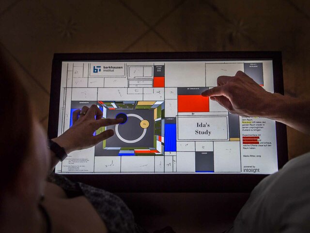 tablet interface with Projektion Villa Bienert lady´s room